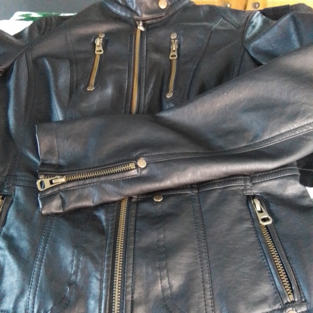 Lulu's faux vegan black leather  jacket with zippers size small - Picture 7 of 10